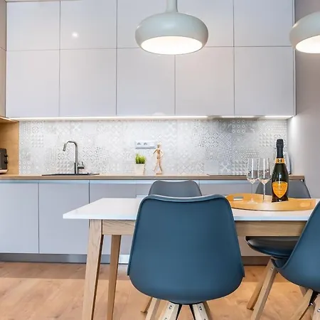 Azizi, Private Parking Garage Free, 5 Min Peso Do Centra